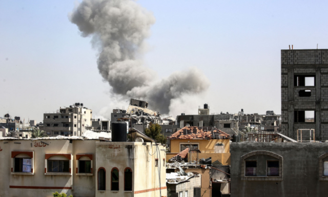الاحتلال يواصل خروقاته بالقطاع..قصف مدفعي بخانيونس وشرق غزة