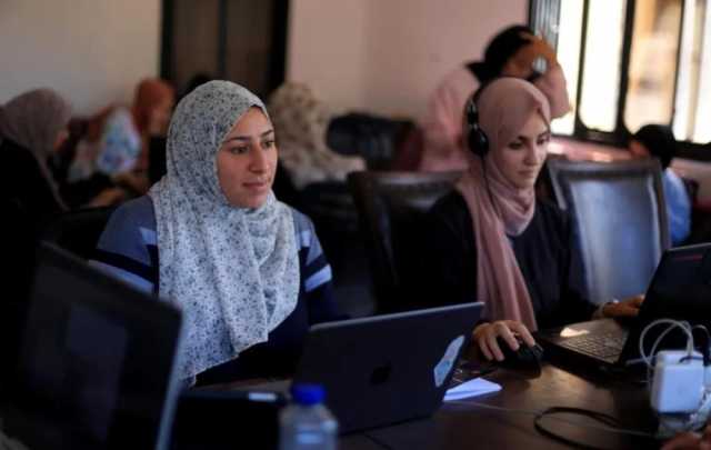 مختص: انهيار سوق العمل عن بُعد بغزة بسبب حرب الإبادة