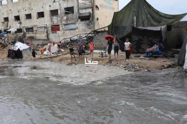 'المجاهدين': تفاقم معاناة النازحين بغزة نتيجة لمنع إدخال مستلزمات الإيواء