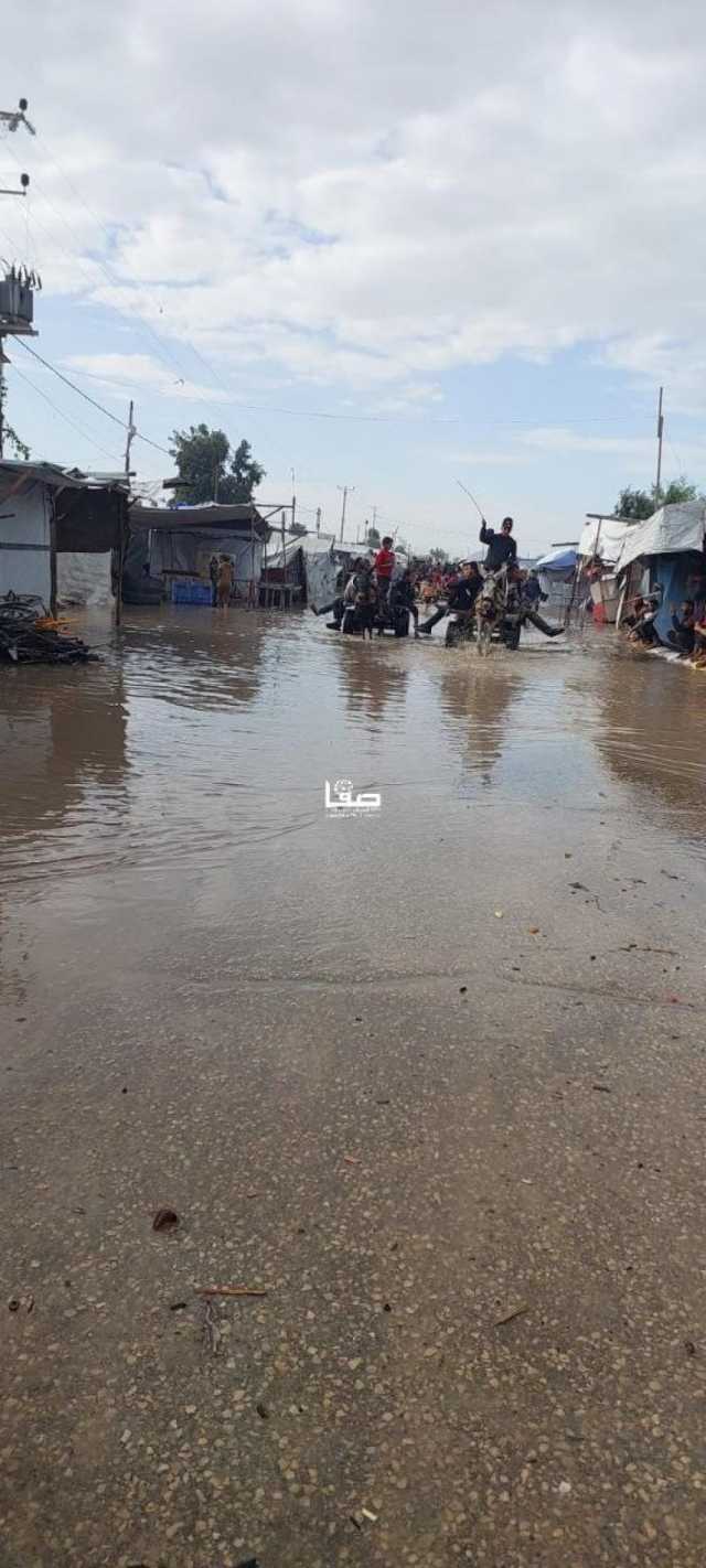 بفعل المنخفض.. شهيد جراء انهيار منزل في حي الشيخ رضوان