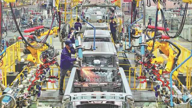 نمو القطاع الصناعي الصيني ذي القيمة المضافة بنسبة 4.6% خلال 2023