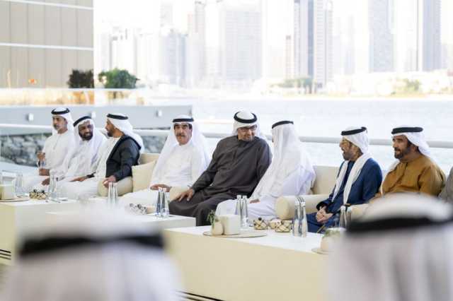 رئيس الدولة يستقبل حمد الشرقي وسعود المعلا ويبحثون القضايا والموضوعات تهم شؤون الوطن والمواطنين