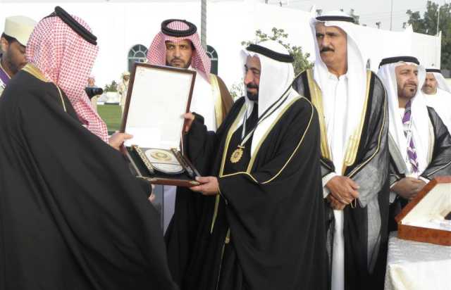 دارة الدكتور سلطان القاسمي تضيء على “وسام مجلس التعاون”