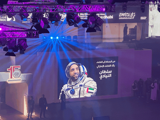سلطان النيادي يلهم ناشئي الجوجيتسو في “عالمية أبوظبي”