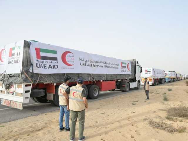قافلة مساعدات إماراتية تتحرك نحو معبر رفح تمهيداً لإدخالها إلى قطاع غزة