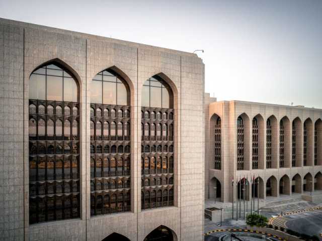 أصول القطاع المصرفي تلامس 4 تريليونات درهم للمرة الأولى في تاريخها