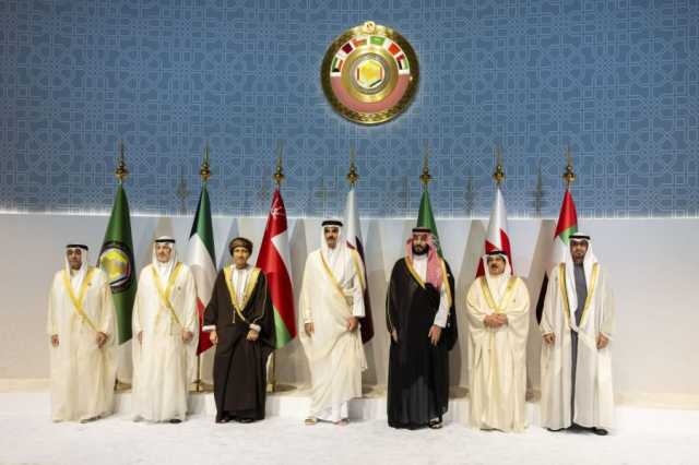 رئيس الدولة يرأس وفد الإمارات في القمة الخليجية الـ 44 التي افتتحها أمير قطر