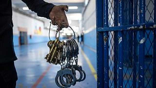 اكتظاظ قياسي في سجون المغرب: أكثر من 100 ألف معتقل لنحو 64 ألف سرير فقط