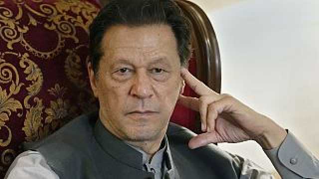 عمران خان يبقى في الحبس الاحتياطي في قضية تسريب وثائق