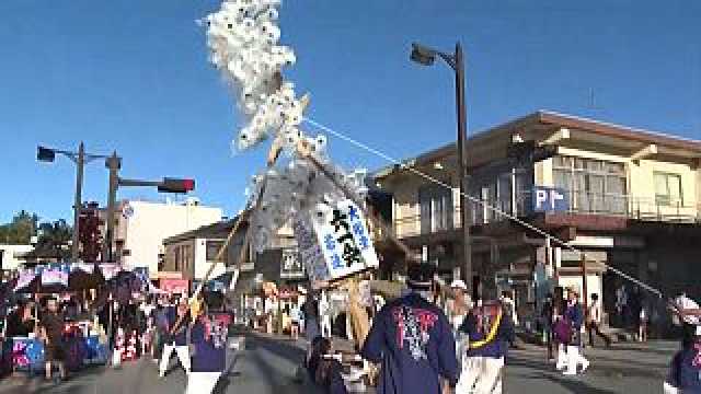 شاهد: فوانيس ورقية وأعمدة من الخيزران.. مهرجانات خريفية تعود إلى اليابان بعد توقف بسبب كورونا