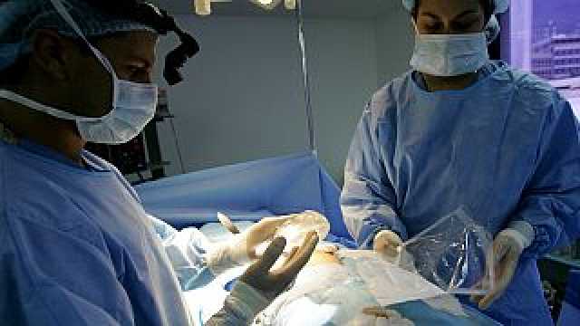 بعد تَسَبُبها بمقتل ممثلة.. مخاوف من عمليات التجميل العشوائية في الأرجنتين