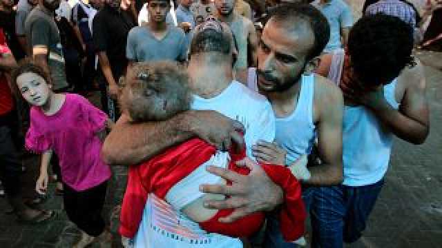 شاهد: لا يوجد مكان آمن في غزة.. مستشفيات غصت بالجرحى وقصف لمدارس الأمم المتحدة حتى خزانات المياه