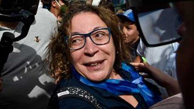 الجزائر: حكم غيابي بالسجن 10 أعوام على الناشطة البارزة في الحراك أميرة بوراوي