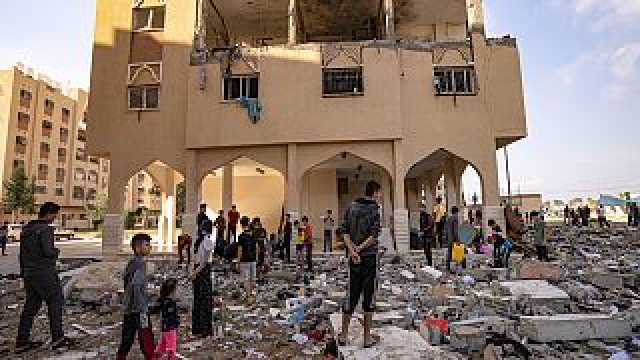 شاهد: قصف إسرائيلي على خان يونس جنوب قطاع غزة
