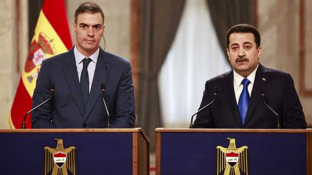 سانشيز يزور القوات الإسبانية في بغداد ويؤكد أن بلاده ملتزمة 'باستقرار وسيادة' العراق