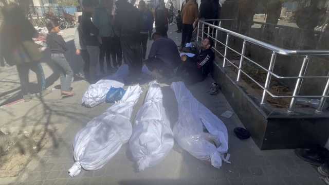الجيش الإسرائيلي يقتل أكثر من 100 فلسطيني تجمعوا شمال غزة للحصول على المساعدات