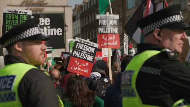مسيرة لآلاف المتظاهرين في لندن يطالبون بوقف لإطلاق النار في غزة
