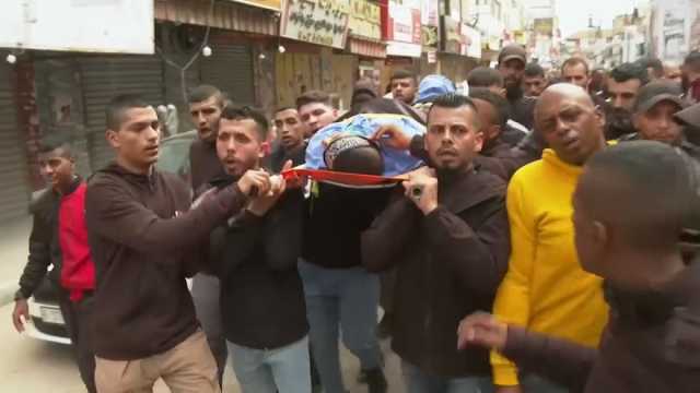 تشييع ثلاثة فلسطينيين قتلهم الجيش الإسرائيلي في الضفة الغربية