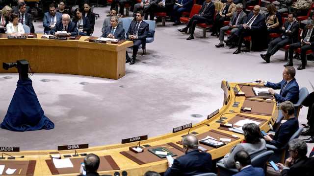 شاهد: إيقاف جلسة مجلس الأمن واهتزاز القاعة على المباشر إثر زلزال ضرب نيويورك
