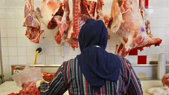 بعد صور صادمة من أحد المسالخ.. تحرك في فرنسا لمنع 'الذبح الحلال'