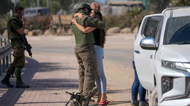 صدمتها مئات الاتصالات 'الصعبة' في 7 أكتوبر.. انتحار موظفة إسرائيلية في نجمة داوود الحمراء