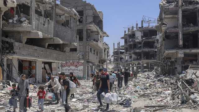 انتشال أكثر من 70 قتيلاً فلسطينياً بينهم 20 طفلاً في جباليا بعد انسحاب الجيش الإسرائيلي من المدينة