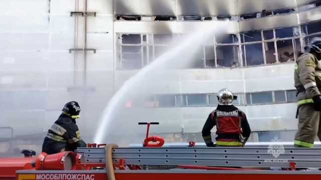فيديو: مقتل ثمانية أشخاص في حريق ضخم قرب العاصمة الروسية موسكو