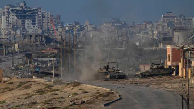 حرب غزة: دمار لا ينتهي وشلال الدم يتواصل وعائلات المحتجزين يطالبون بتشكيل لجنة تحقيق حكومية