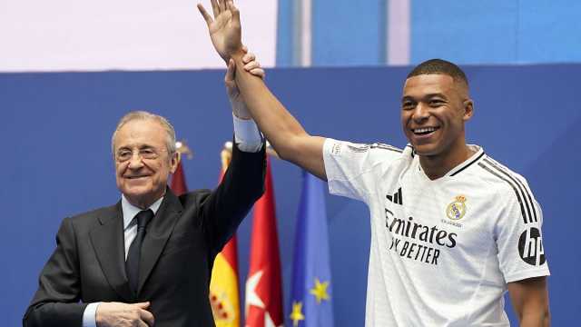 مبابي رسميا في ريال مدريد.. ويقول أمام 80 ألف متفرج 'حققت حلمي وأهب حياتي لأعظم ناد في كرة القدم'