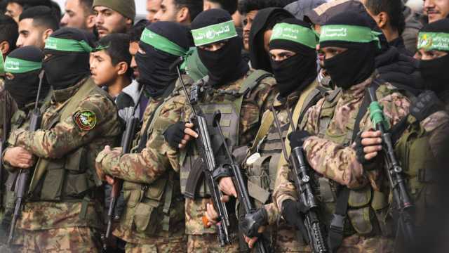 حركة حماس بين فكي العشائر الفلسطينية وتراجع الدعم الإيراني.. صراع نفوذ ومعركة بقاء في غزة