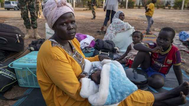 السودان: الفاشر تُنذر بكارثة إنسانية وسكان يعيشون على العلف والنفايات