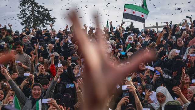 العيد في سوريا: فرحة مشوبة بمخاوف أمنية والشرع يصلي في قصر الشعب بدل الجامع الأموي