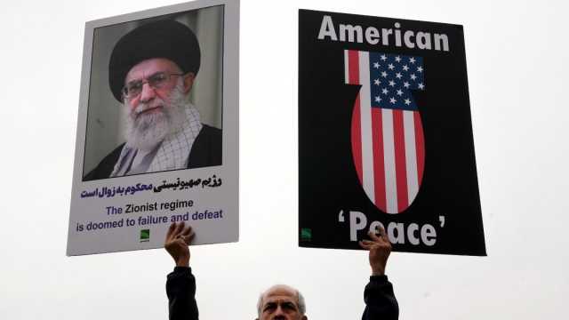 طهران تلوح بالسلاح النووي رداً على تهديدات ترامب