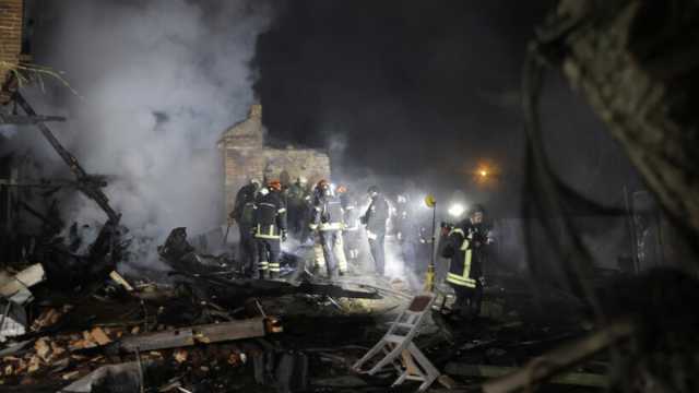 مقتل 14 شخصًا على الأقل في هجوم بصواريخ باليستية روسية وسط أوكرانيا