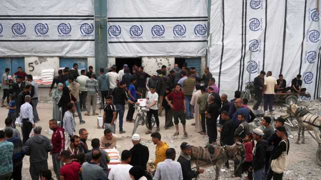 'نحن بني آدمين مش خرفان'… فلسطينيون في غزة يصرخون في وجه نقص الإمدادات الإنسانية