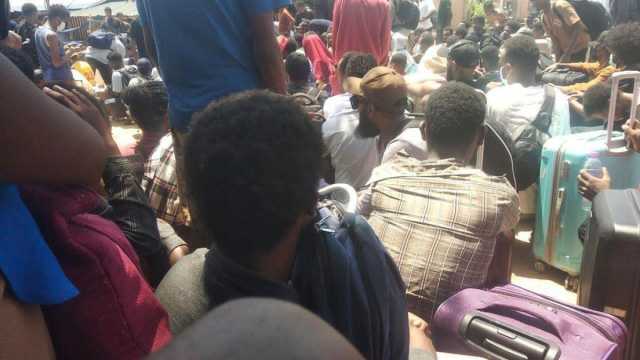 'سأقتل نفسي قبل أن أعود إليهم'... محاولة هروب يائسة لضحايا شبكات الاحتيال في ميانمار