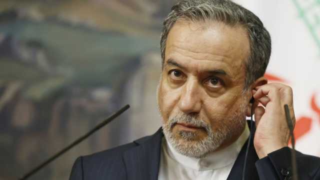 إيران تبدي استعدادها لمفاوضات نوويّة مع الترويكا الأوروبية... وباريس تشترط جدية طهران في ذلك