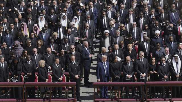 على هامش جنازة البابا فرنسيس: لقاء غير تقليدي بين زيلينسكي وترامب وماكرون وستارمر