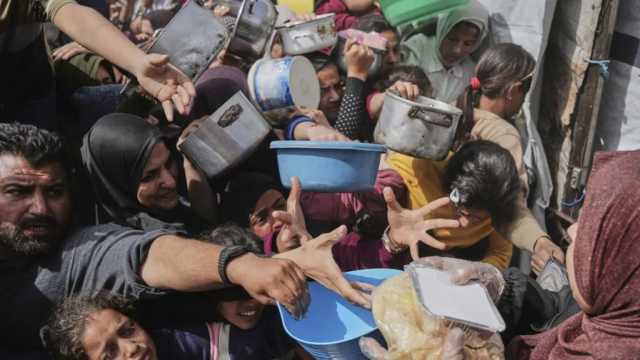 بسبب الحصار الإسرائيلي.. الجوع يقتل 57 فلسطينيًا في غزة