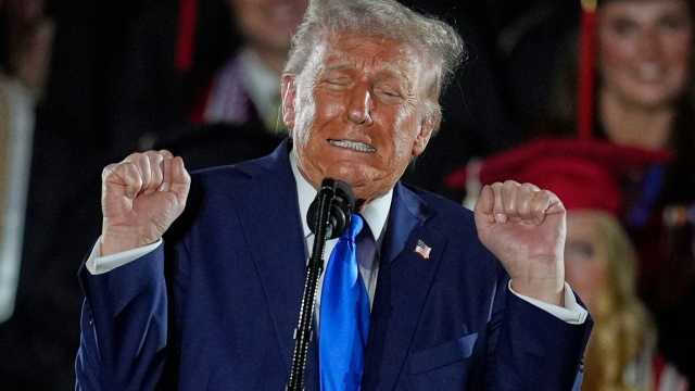 رغم الغمز والتلميح.. ترامب يؤكد أنه لا 'يبحث' عن ولاية ثالثة