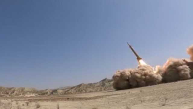 إيران تتوعّد أمريكا وإسرائيل بردّ قوي وتكشف عن صاروخ باليستي نوعي جديد