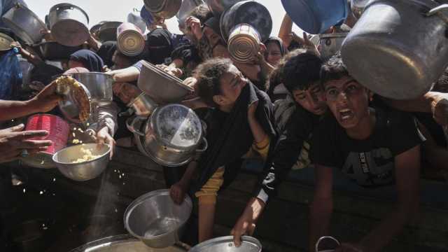 في مستشفيات غزة لا دواء ولا غذاء.. المرضى يصارعون الجوع في ظل حصار إسرائيلي خانق