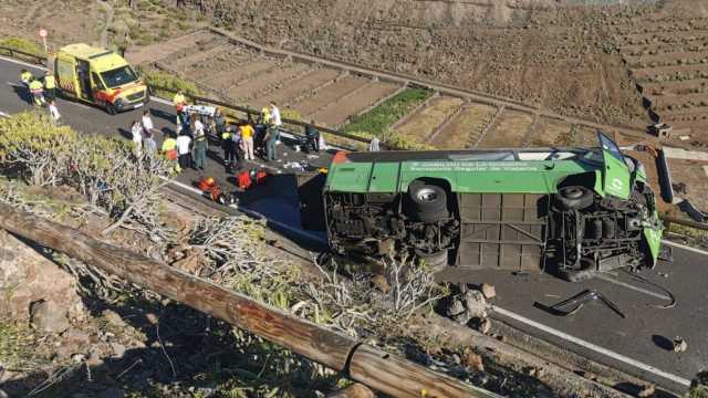 إسبانيا: حادث مأساوي في لا غوميرا.. انقلاب حافلة يودي بحياة شخص ويخلّف عشرات الجرحى