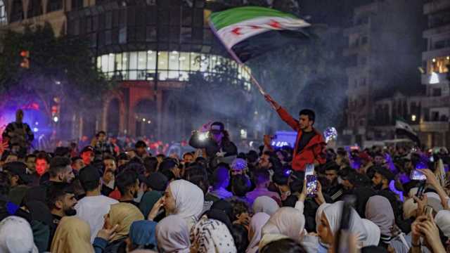 فرحة وألعاب نارية وهتافات.. احتفالات تعم سوريا بعد قرار واشنطن رفع العقوبات عن دمشق
