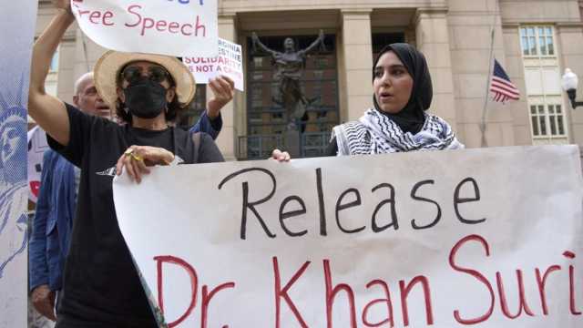 بسبب مواقفه المؤيدة للفلسطينيين.. تظاهرات في فيرجينيا دعمًا لمتهم بـ'نشر دعاية حماس'