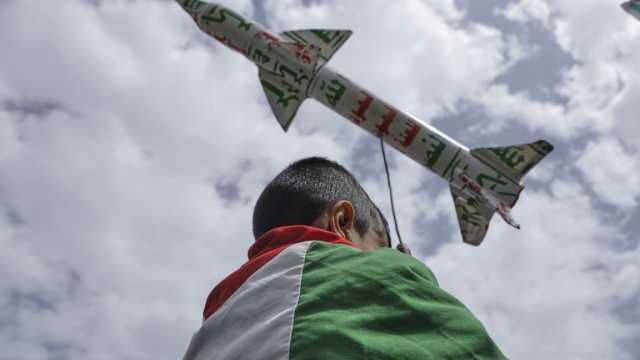 الحوثيون مستعدون لدخول المعركة مع إيران.. ردّ للجميل أم دفاع عن 'مشروع إقليمي؟