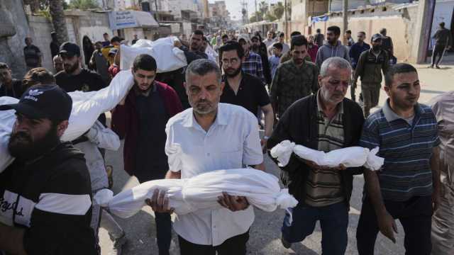 غزة: عشرات القتلى والمصابين منذ فجر الجمعة والنيران تشتعل في مستشفى العودة