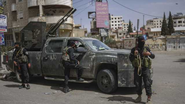 رغم اللوائح والتعليمات.. السلطة السورية الجديدة أمام تحدي فرض القوانين وواقع الحال