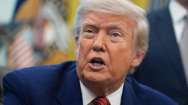 المحكمة العليا تُمكّن ترامب من طرد نصف مليون مهاجر