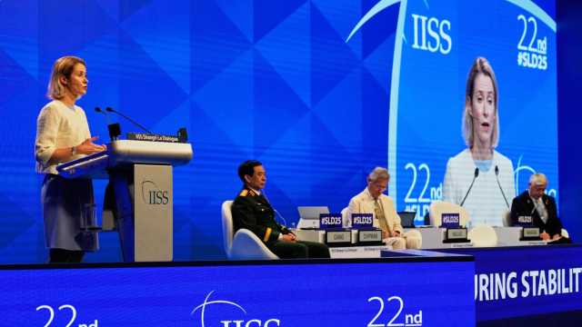 كبيرة الدبلوماسيين الأوروبيين تحذر من التحالف المتنامي بين روسيا والصين